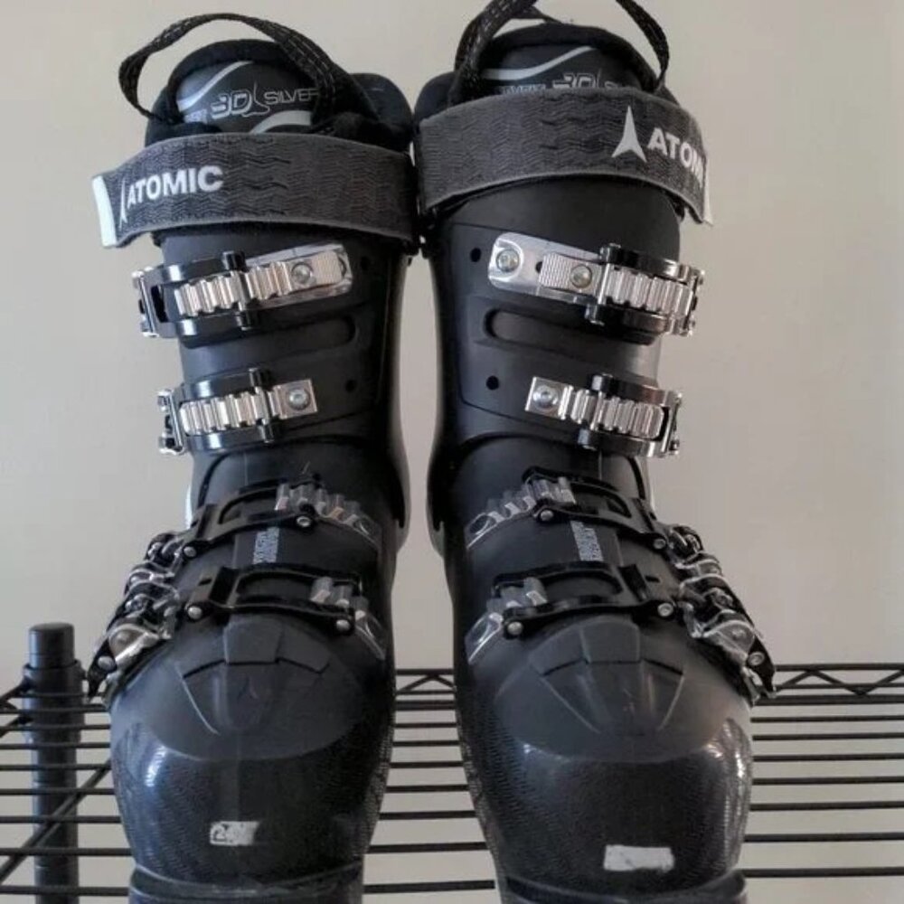 Womens Atomic Ski Boots - Size 7 M